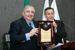 Reconocen empresarios a Ricardo Sodi Cuellar