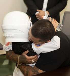 Papá recupera a hijo astronauta, gracias a procedimiento de reintegración