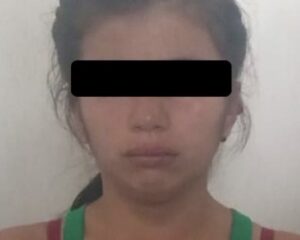 Detienen a mujer que fue grabada golpeando a un menor en Ecatepec