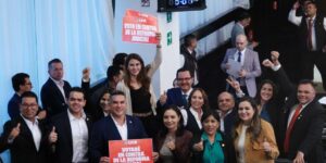Senadores de oposición acusan presiones para respaldar reforma