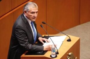 Adán Augusto López presentó una iniciativa para blindar reforma judicial 