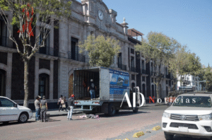 Blindan el centro de Toluca previo a la marcha del 25N